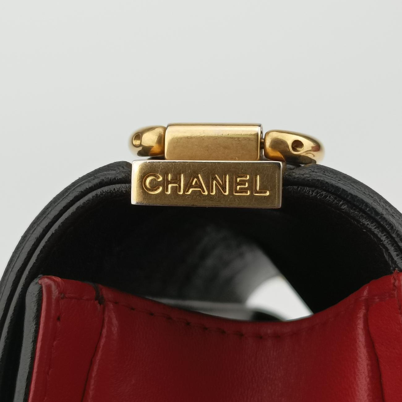 BOY CHANELRed×blacklambskinA6708623337077ボーイシャネルレッド×ブラックラムスキンA6708623337077