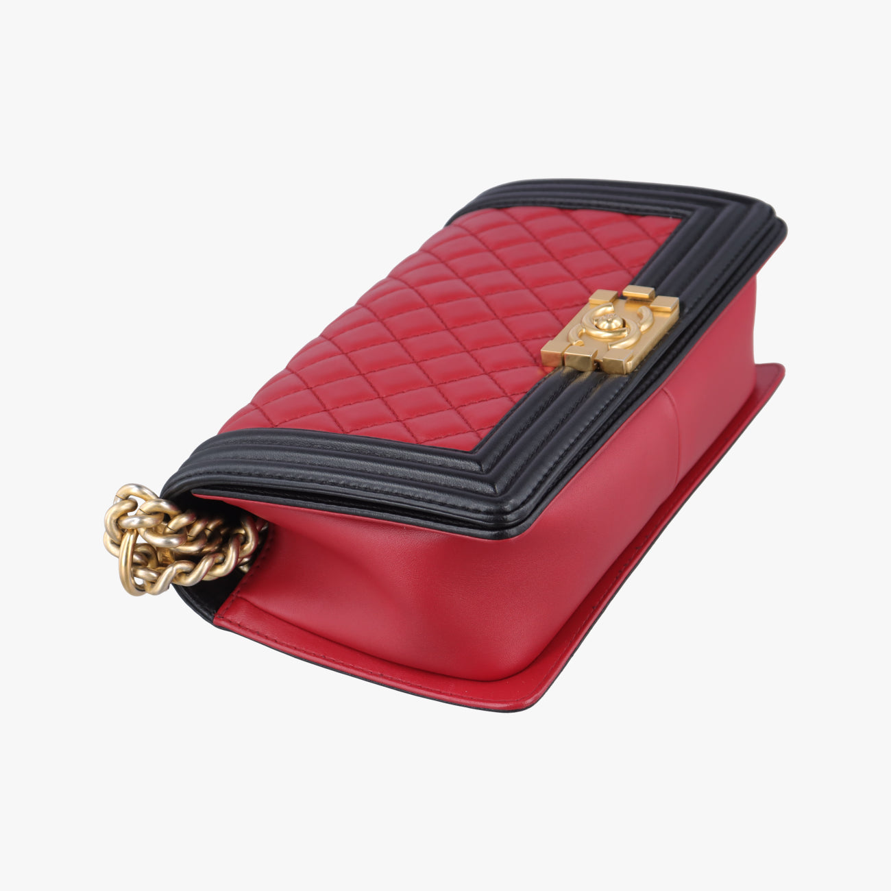 BOY CHANELRed×blacklambskinA6708623337077ボーイシャネルレッド×ブラックラムスキンA6708623337077