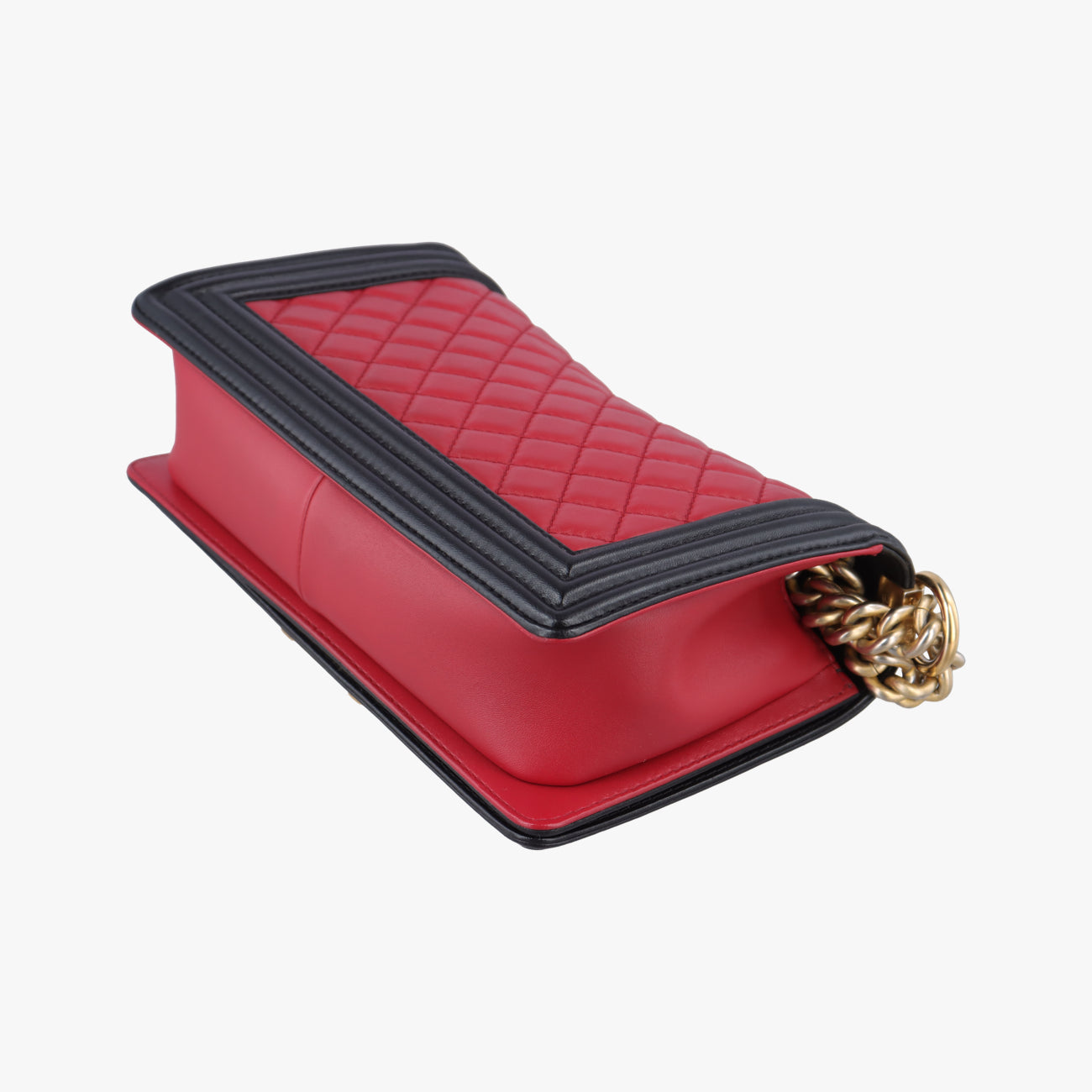 BOY CHANELRed×blacklambskinA6708623337077ボーイシャネルレッド×ブラックラムスキンA6708623337077