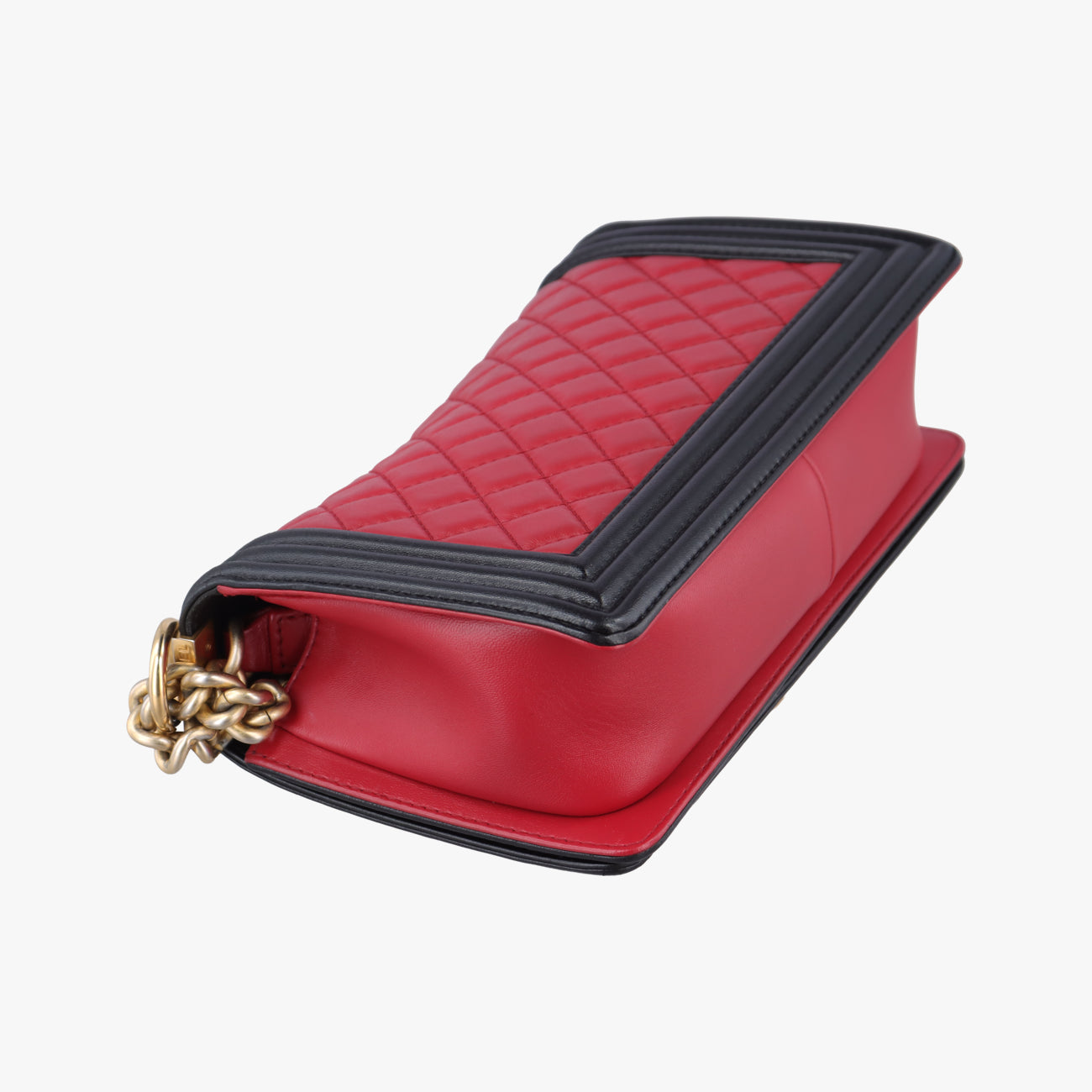 BOY CHANELRed×blacklambskinA6708623337077ボーイシャネルレッド×ブラックラムスキンA6708623337077