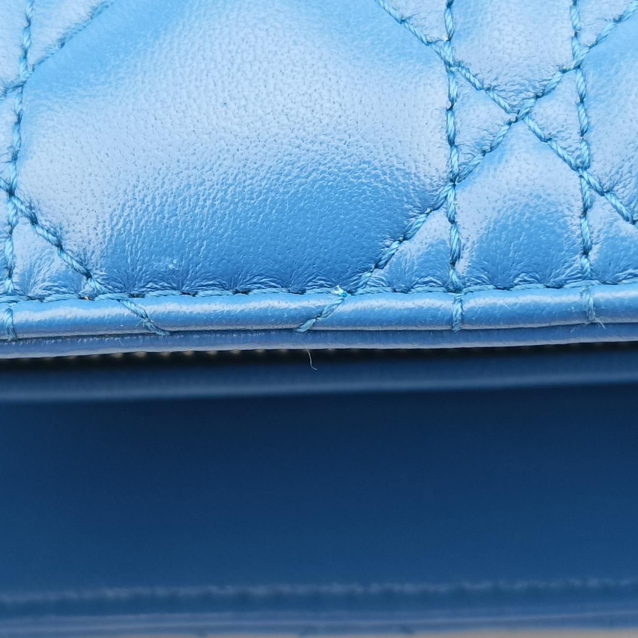 Lady DiorBluelambskin16-BO-0154レディディオールブルーラムスキン16-BO-0154