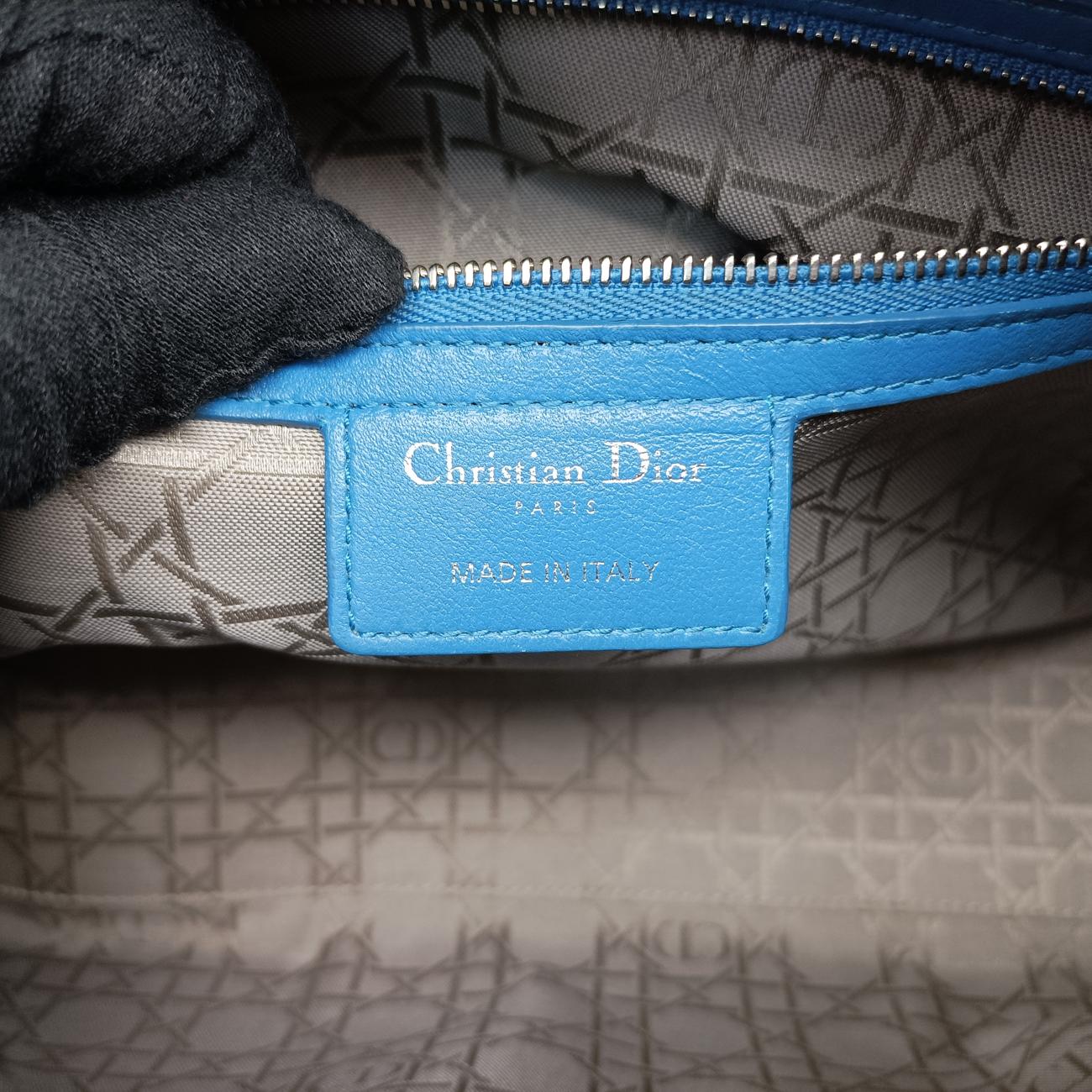 Lady DiorBluelambskin16-BO-0154レディディオールブルーラムスキン16-BO-0154