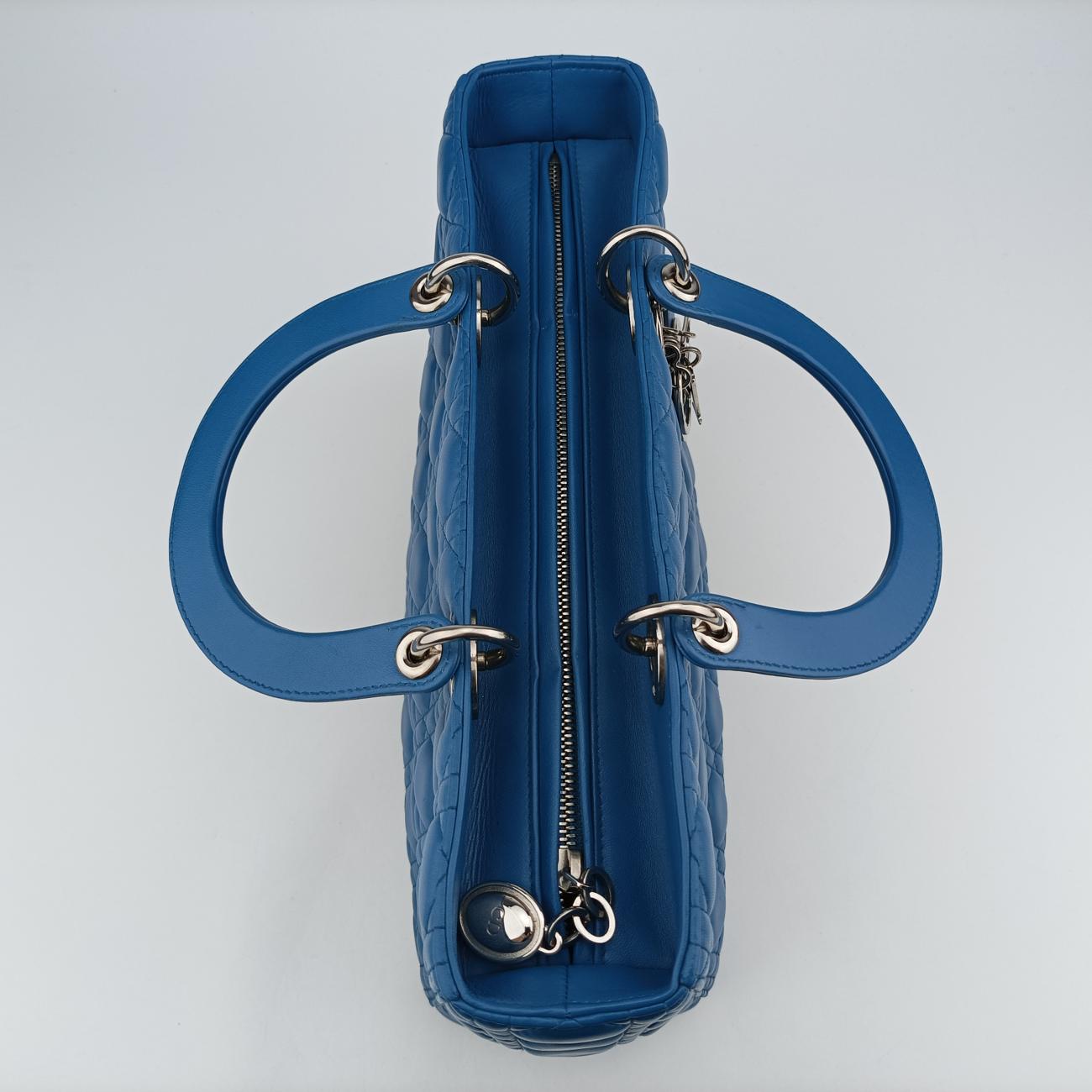 Lady DiorBluelambskin16-BO-0154レディディオールブルーラムスキン16-BO-0154