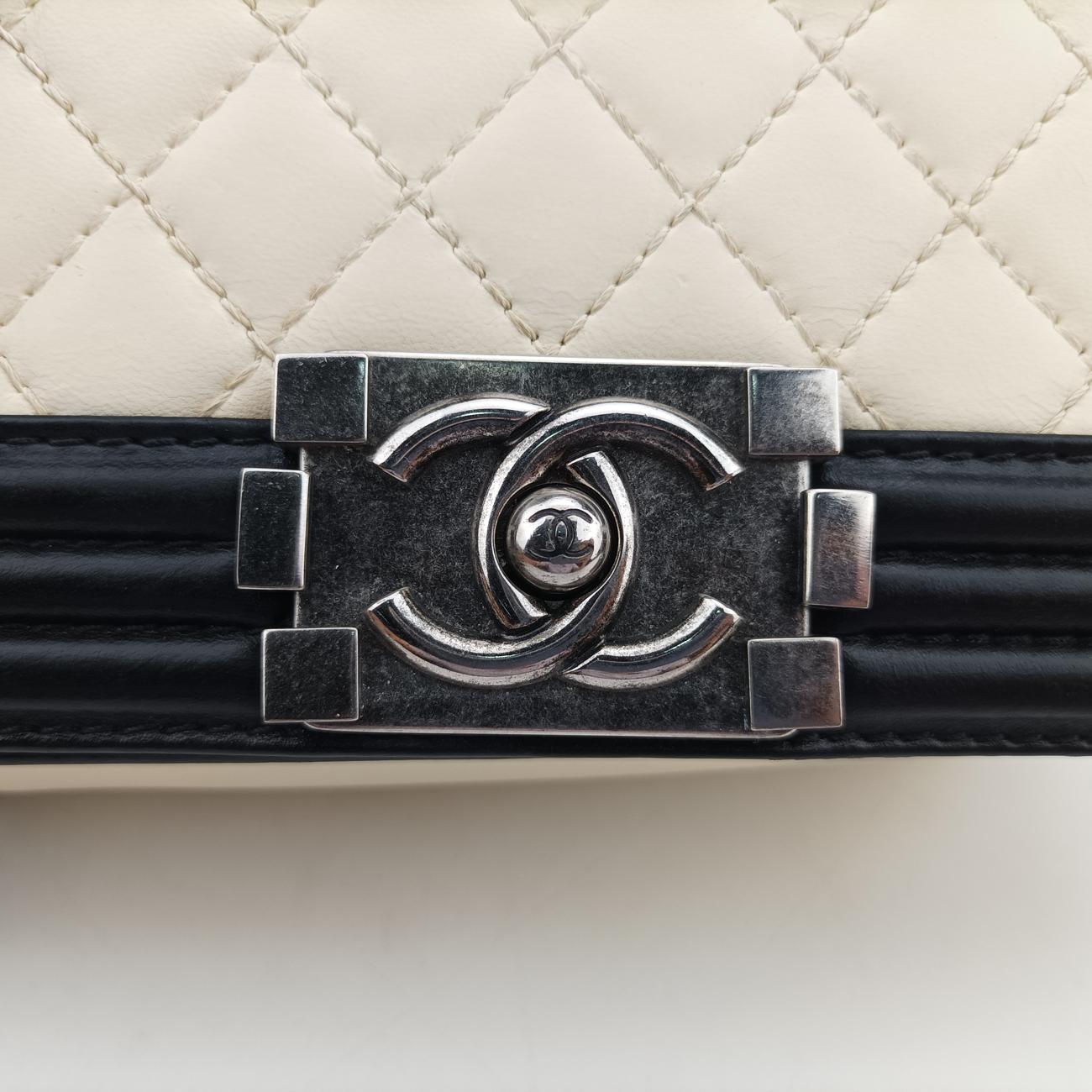 BOY CHANELWhite×BlackLambskinA6708518463703ボーイシャネルホワイト×ブラックラムスキンA6708518463703