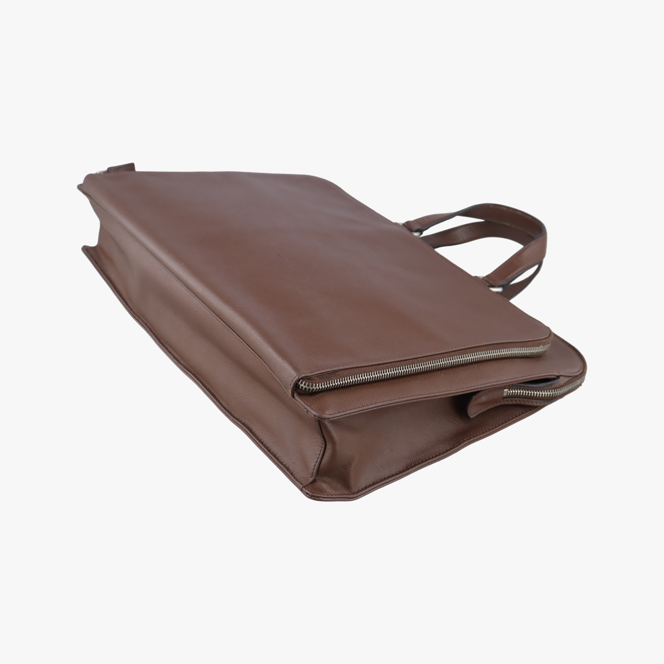 Triangle Logo PlateBrownSaffiano Leather178589164三角 ロゴ プレートブラウンサフィアーノレザー178589164