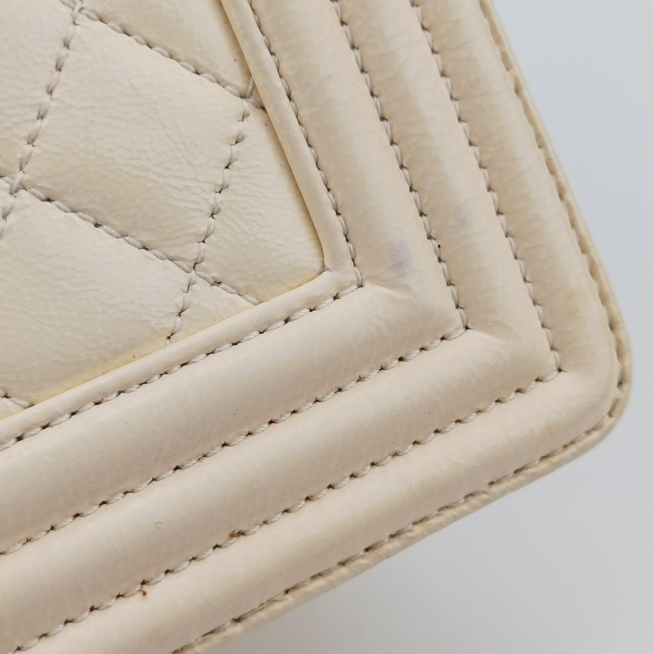 BOY CHANELbeigeLeatherA6708619476226ボーイシャネルベージュレザーA6708619476226