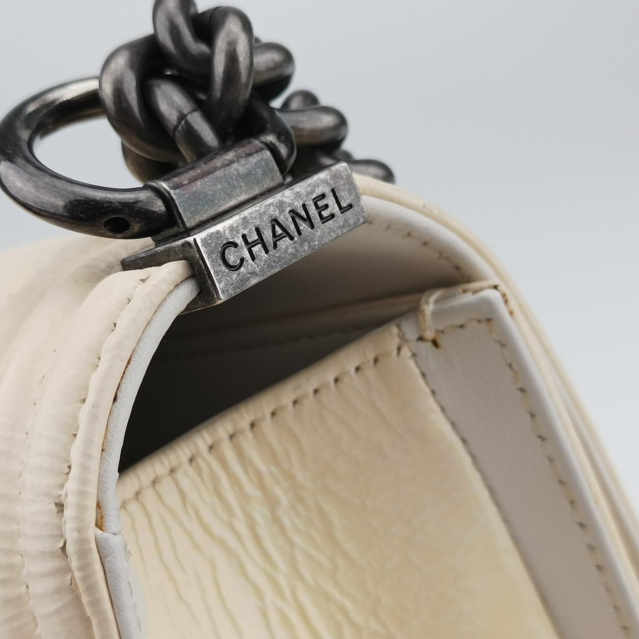 BOY CHANELbeigeLeatherA6708619476226ボーイシャネルベージュレザーA6708619476226