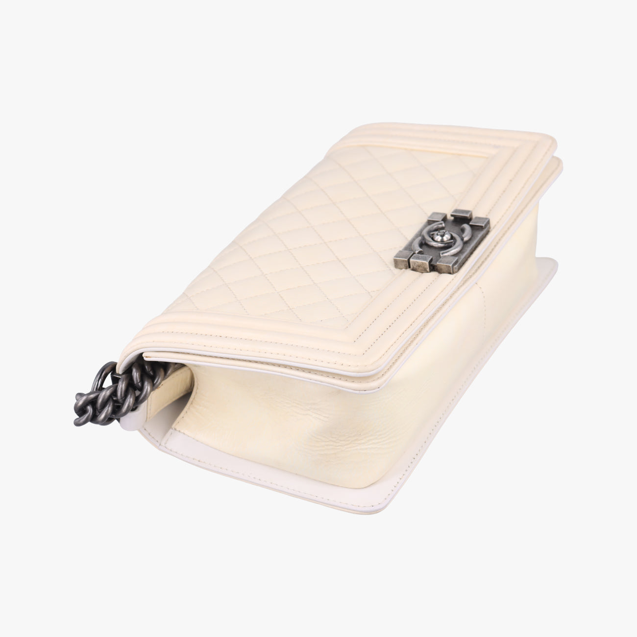 BOY CHANELbeigeLeatherA6708619476226ボーイシャネルベージュレザーA6708619476226