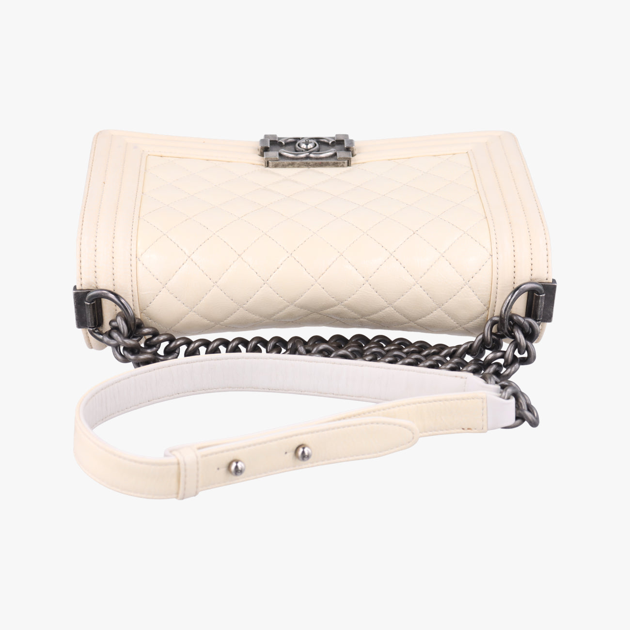 BOY CHANELbeigeLeatherA6708619476226ボーイシャネルベージュレザーA6708619476226