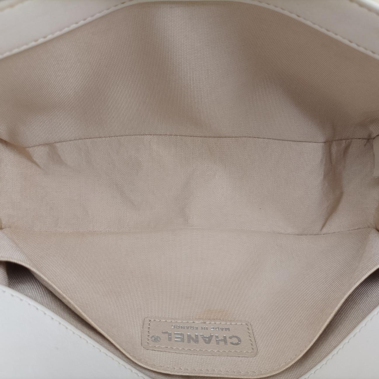 BOY CHANELbeigeLeatherA6708619476226ボーイシャネルベージュレザーA6708619476226