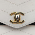 Chevron Quilted  SmallWhite x BlackLeather27211298シェブロンキルティングスモールホワイト×ブラックレザー27211298