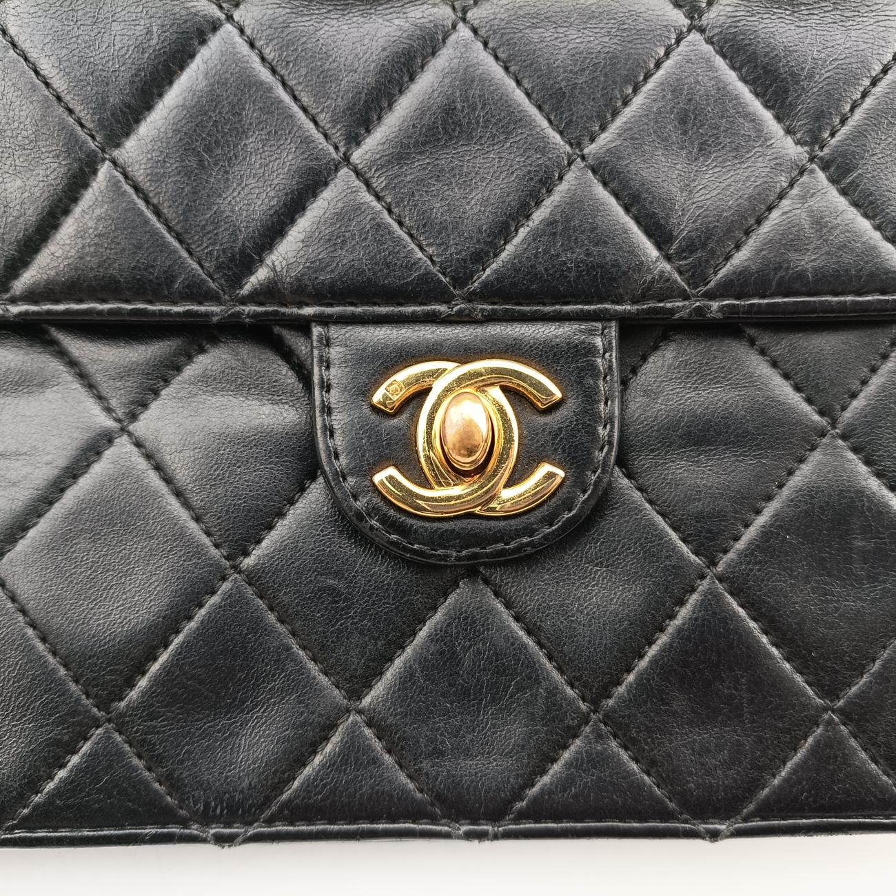 Matelasse 25 Push Lock ChainBlacklambskinA0357011273450マトラッセ25 プッシュロック チェーンブラックラムスキンA0357011273450