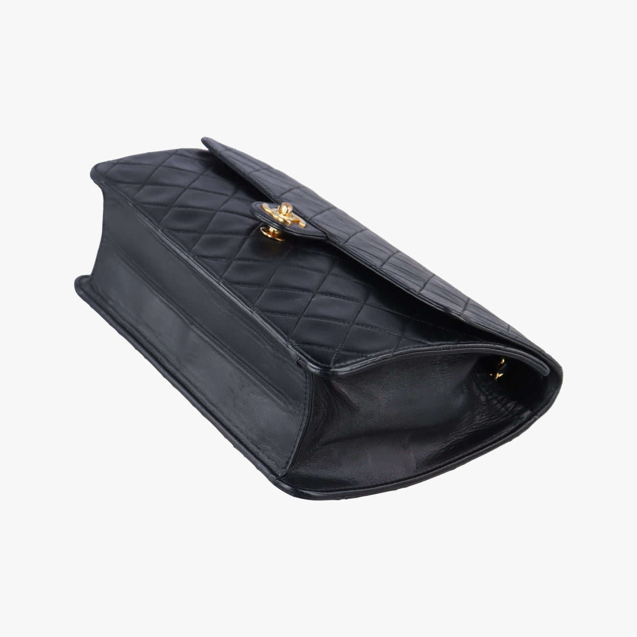 Matelasse 25 Push Lock ChainBlacklambskinA0357011273450マトラッセ25 プッシュロック チェーンブラックラムスキンA0357011273450