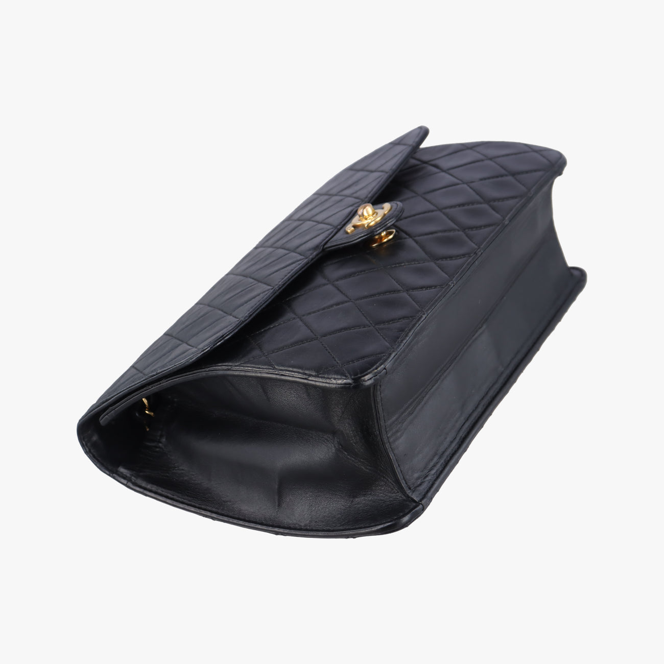 Matelasse 25 Push Lock ChainBlacklambskinA0357011273450マトラッセ25 プッシュロック チェーンブラックラムスキンA0357011273450