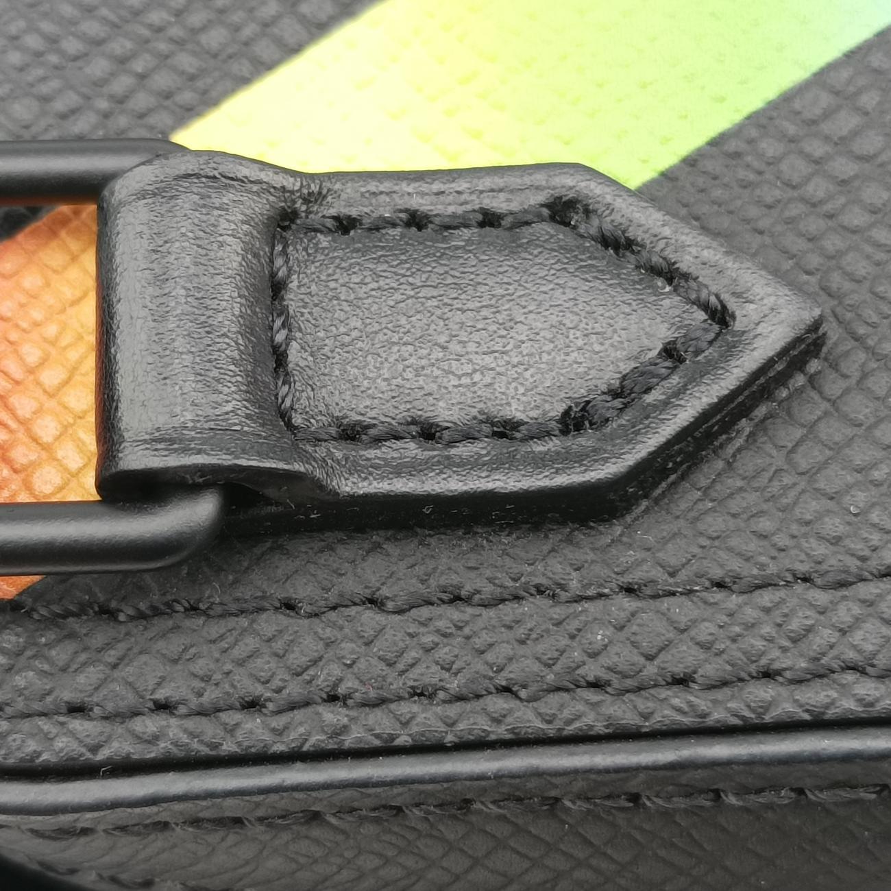 Danube MessengerBlack x MulticolorTaigaM30332CA2179 ICチップダヌーブメッセンジャーブラック×マルチカラータイガM30332CA2179 ICチップ