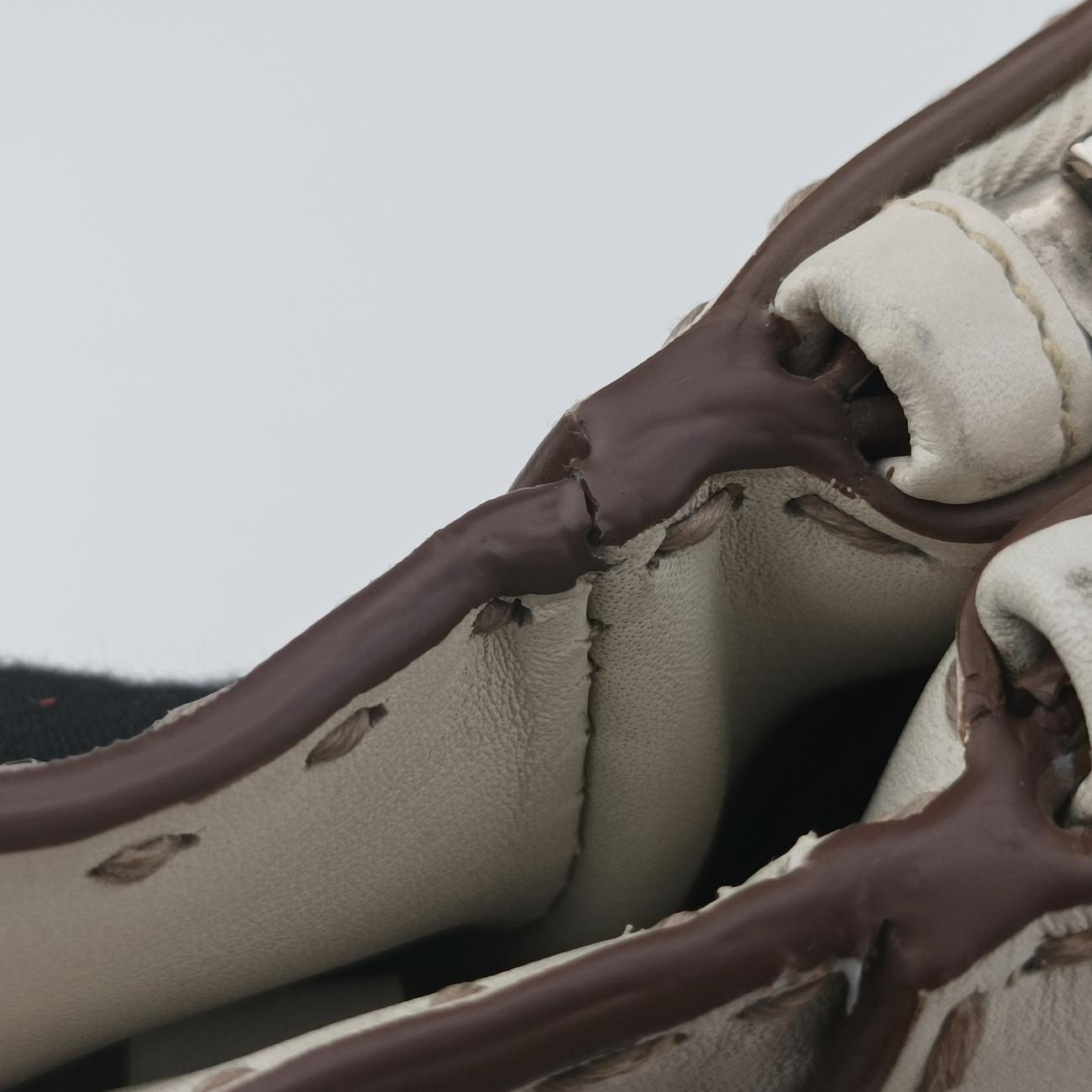 city Twin Pocket SatchelWhiteleatherBN2857208 31/Zシティ ツイン ポケット サッチェルホワイトレザーBN2857208 31/Z