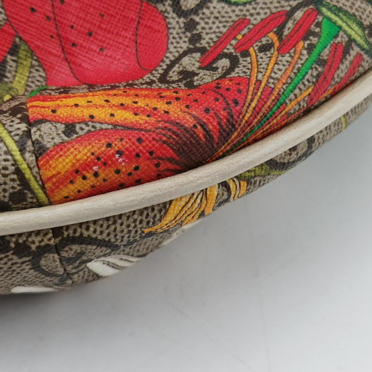 GG Supreme Flora OphidiaWhite x Beige x MulticolourPVC coated canvas626509I032705254GG スプリーム フローラ オフィディアホワイト×ベージュ×マルチカラーPVCコーティングキャンバス626509I032705254
