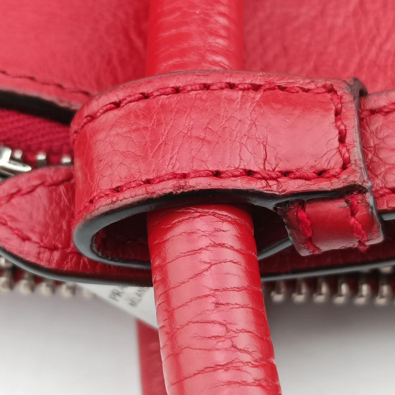 Twin Pocket Winged Tote Red Leather BN2619 12 113ツイン ポケット ウィング トート レッド レザー BN2619 12 113