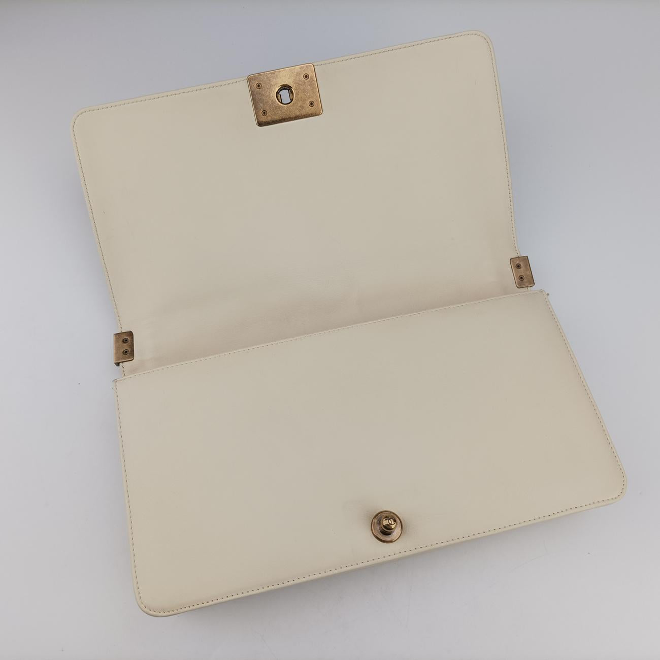 BOY CHANELWhitelambskinA6754617742353ボーイシャネルホワイトラムスキンA6754617742353