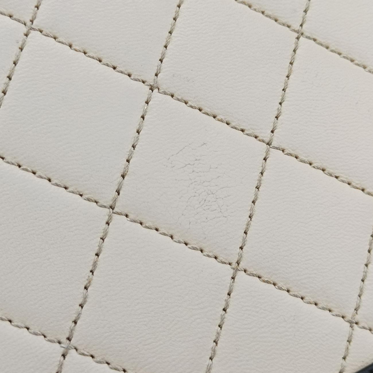 BOY CHANELWhitelambskinA6754617742353ボーイシャネルホワイトラムスキンA6754617742353