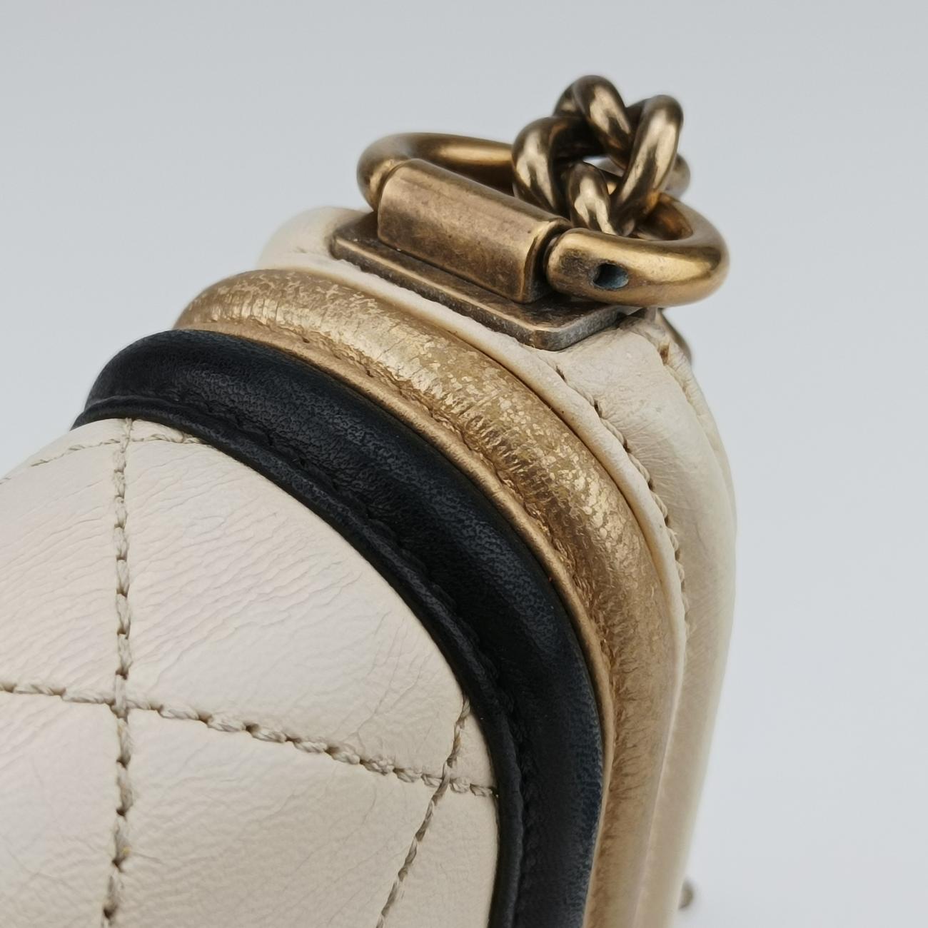 BOY CHANELWhitelambskinA6754617742353ボーイシャネルホワイトラムスキンA6754617742353