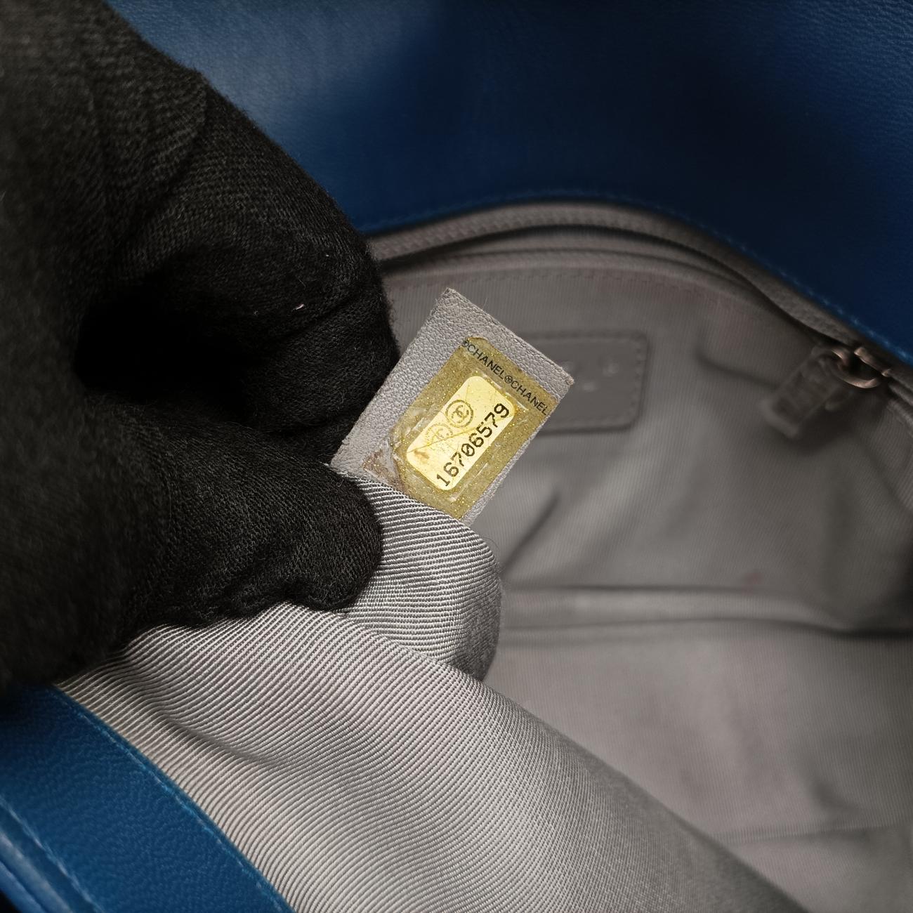 BOY CHANELBluePearlfish skin×leatherA6713816706579ボーイシャネルブルーパールフィッシュスキン×レザーA6713816706579