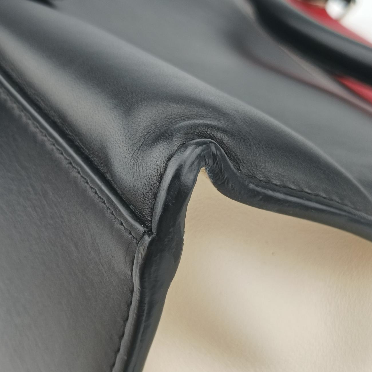 Trapèze MediumMulticolourLeatherU-AT-0113 U-PA-0133トラペーズミディアムレッド×ブラック×ホワイトレザーU-AT-0113 U-PA-0133