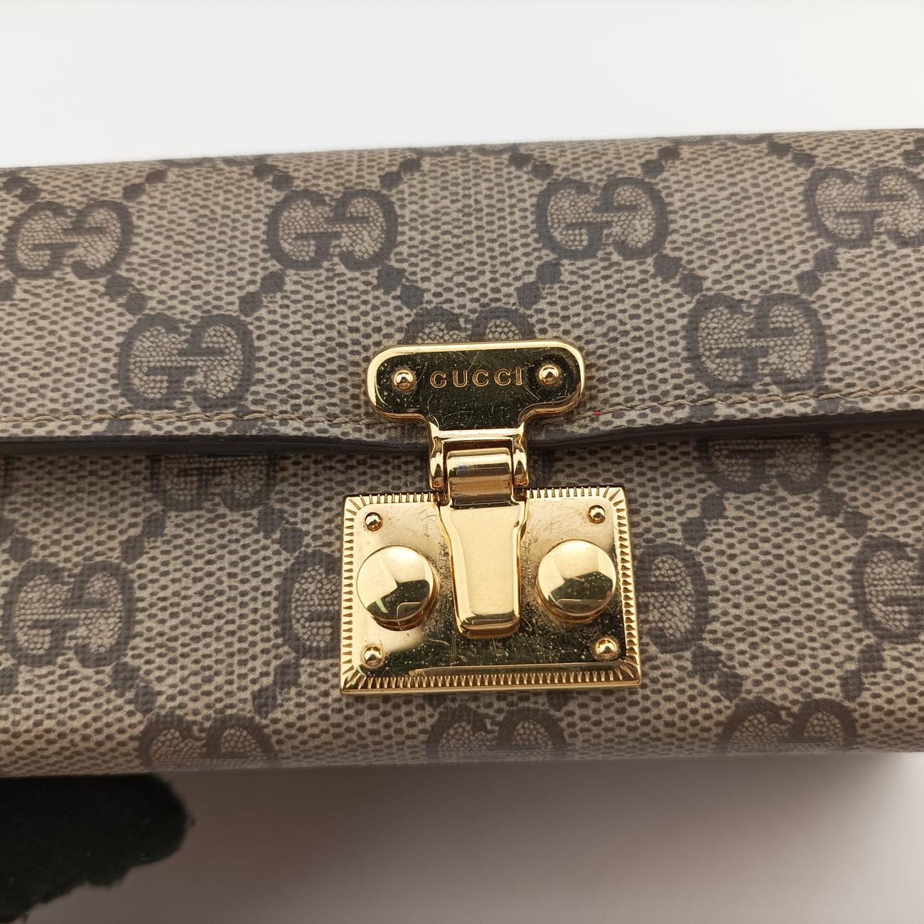 GG SupremeBrown×RedPVC coated canvas677610GGスプリーム ブラウン×レッドPVCコーティングキャンバス677610