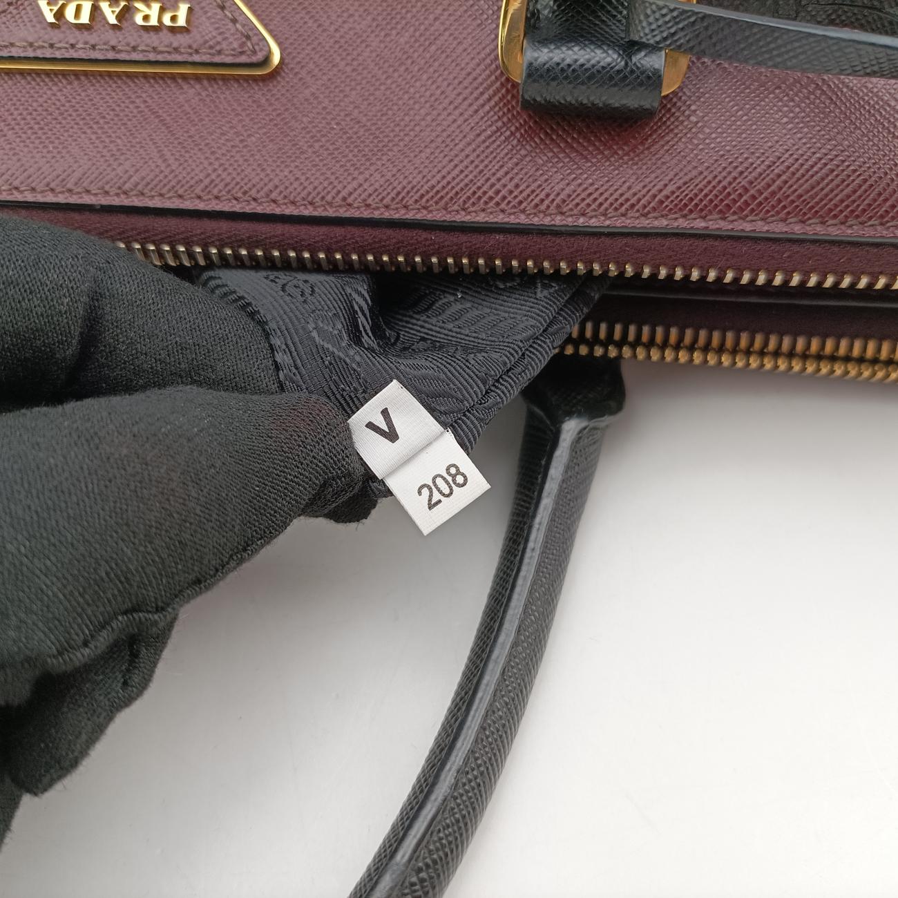 GalleriaBurgundy×BlackSAFFIANO LeatherBN22747 V 208ガレリアワインレッド×ブラックサフィアーノレザーBN22747 V 208