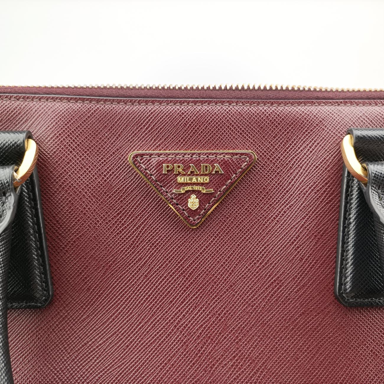 GalleriaBurgundy×BlackSAFFIANO LeatherBN22747 V 208ガレリアワインレッド×ブラックサフィアーノレザーBN22747 V 208