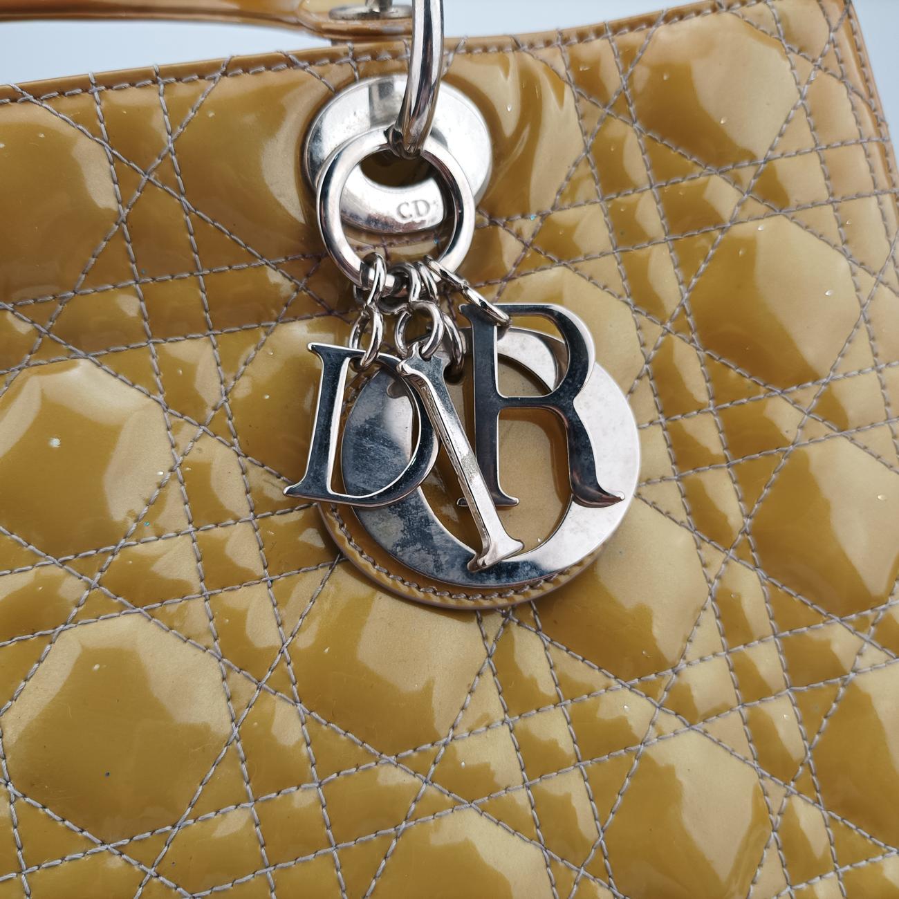 Lady DiorYellowPatent18AMA-0111レディディオール ラージイエローパテント18AMA-0111