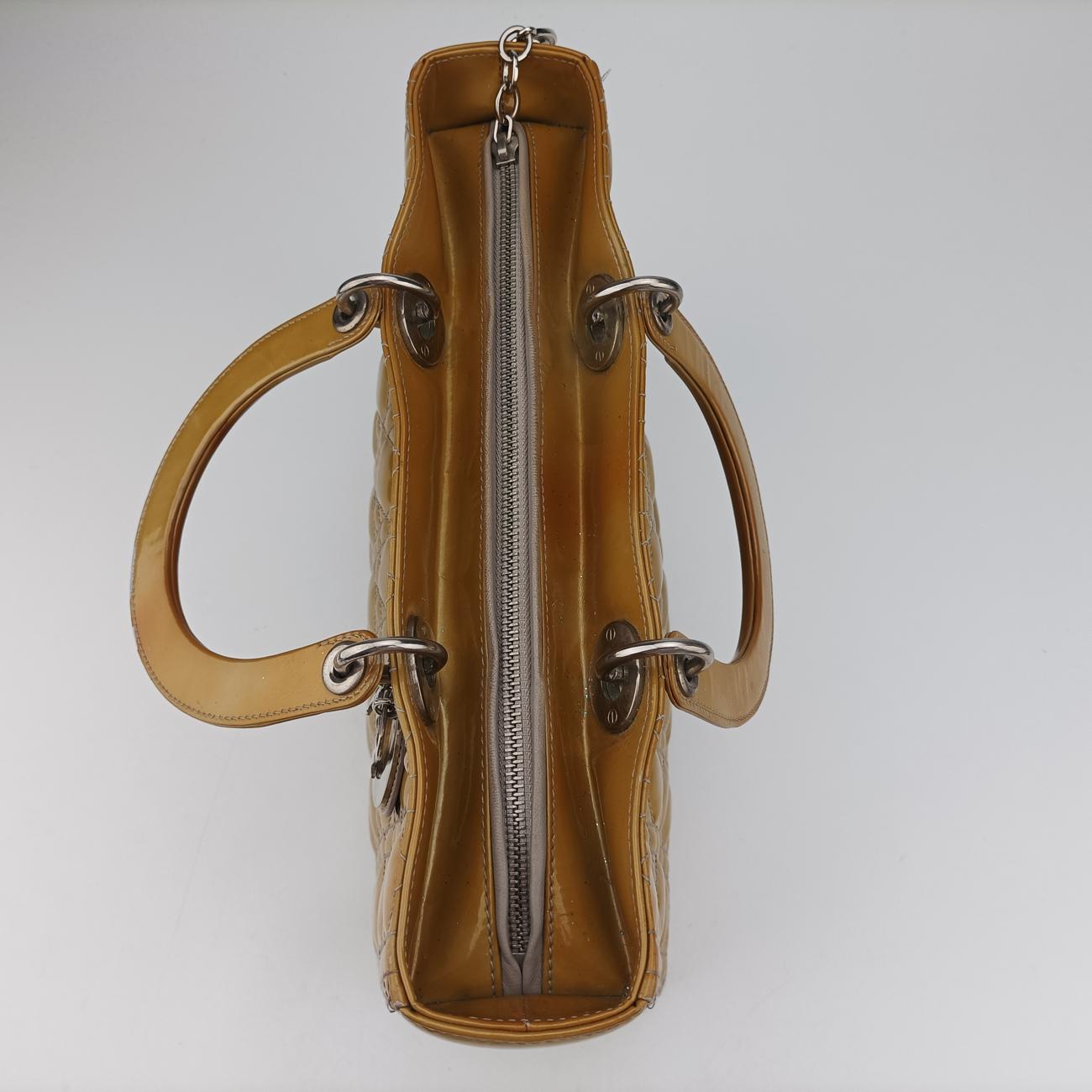 Lady DiorYellowPatent18AMA-0111レディディオール ラージイエローパテント18AMA-0111