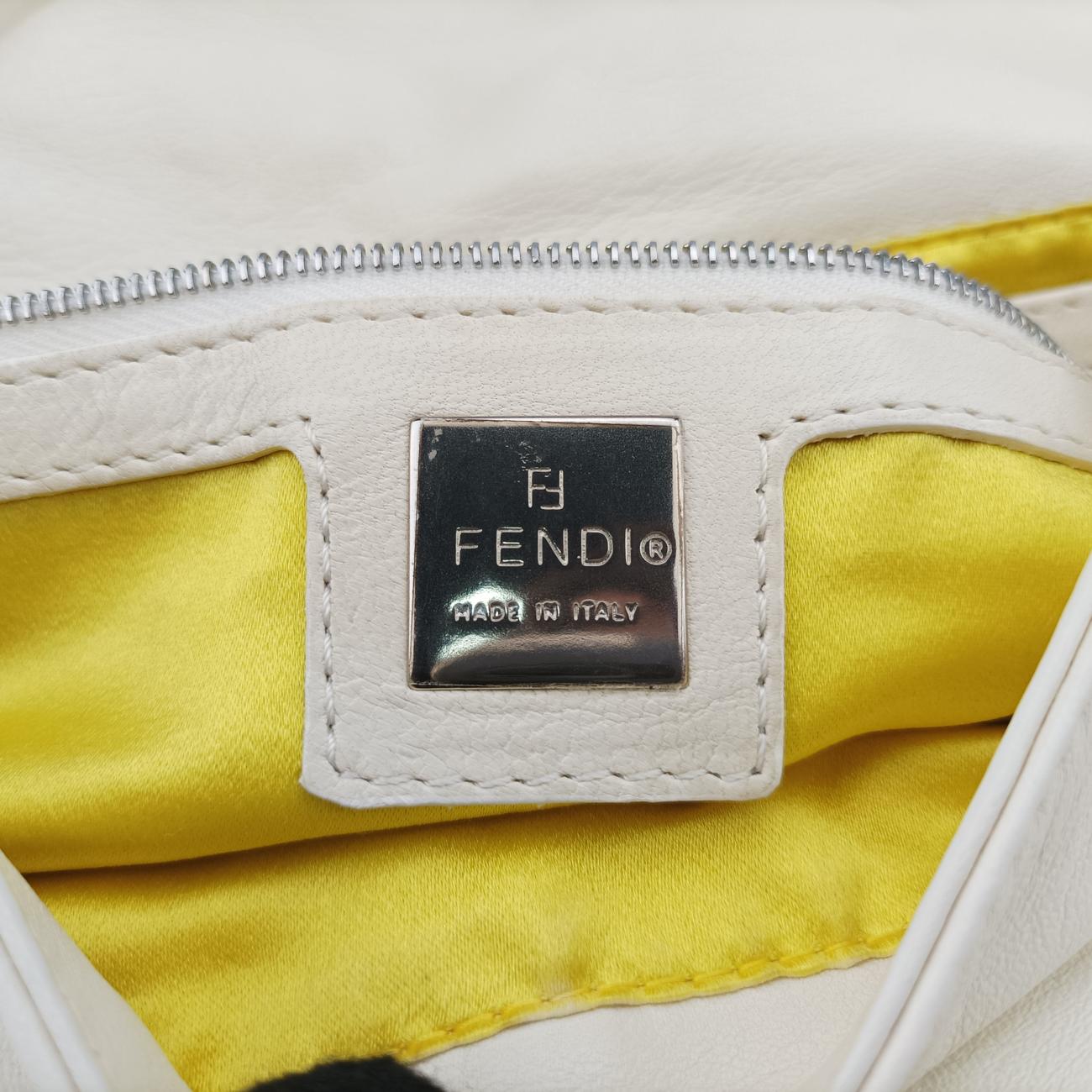 BaguetteWhitelambskin264242579-26424-008マンマバケットホワイトラムスキン264242579-26424-008