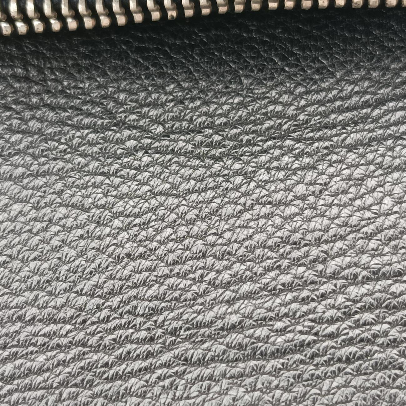 Studded CrossbodyBlack×NavySaffiano LeatherBT0970180スタッズクロスボディブラック×ネイビーサフィアーノレザーBT0970180