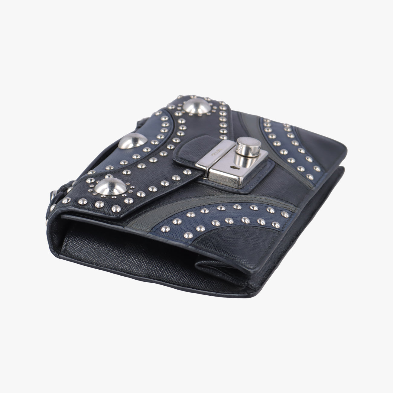 Studded CrossbodyBlack×NavySaffiano LeatherBT0970180スタッズクロスボディブラック×ネイビーサフィアーノレザーBT0970180