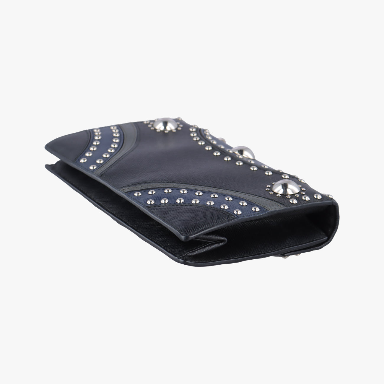 Studded CrossbodyBlack×NavySaffiano LeatherBT0970180スタッズクロスボディブラック×ネイビーサフィアーノレザーBT0970180