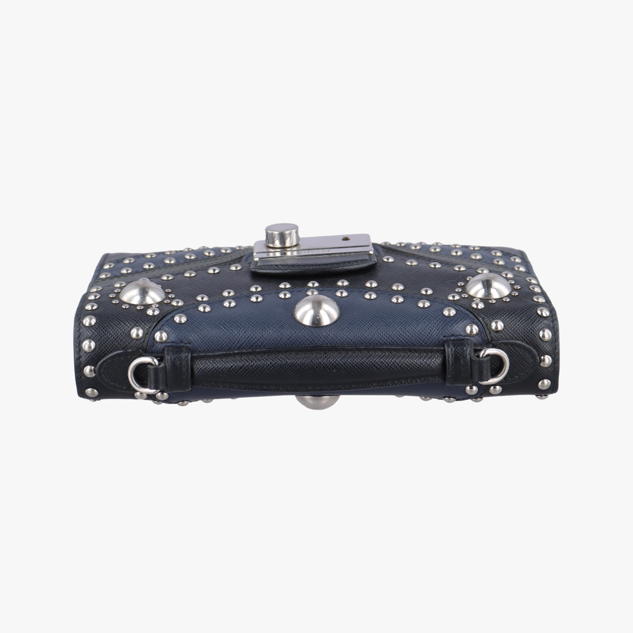Studded CrossbodyBlack×NavySaffiano LeatherBT0970180スタッズクロスボディブラック×ネイビーサフィアーノレザーBT0970180