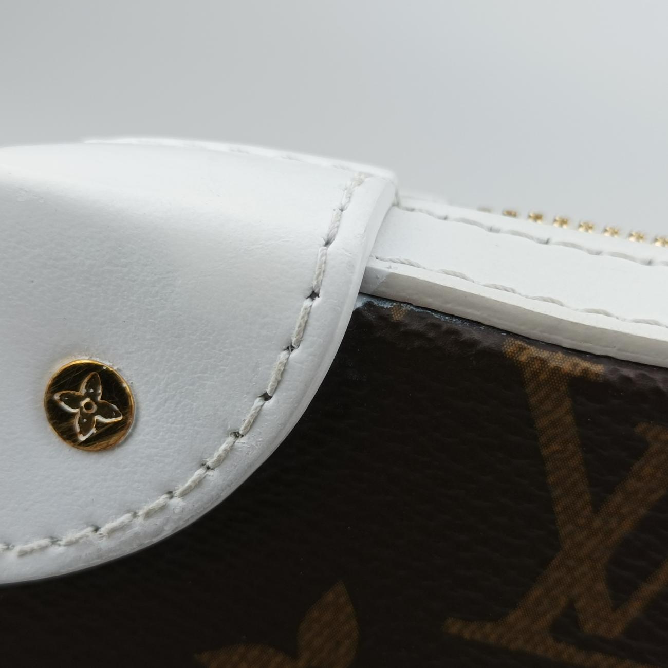 Soft Trunk Phone BoxBrown x WhiteMonogram Reverse CanvasM80102TJ4240 ICチップソフトトランク フォーンボックスモノグラム/ブラウン系× ホワイトモノグラムリバースキャンバスM80102TJ4240 ICチップ