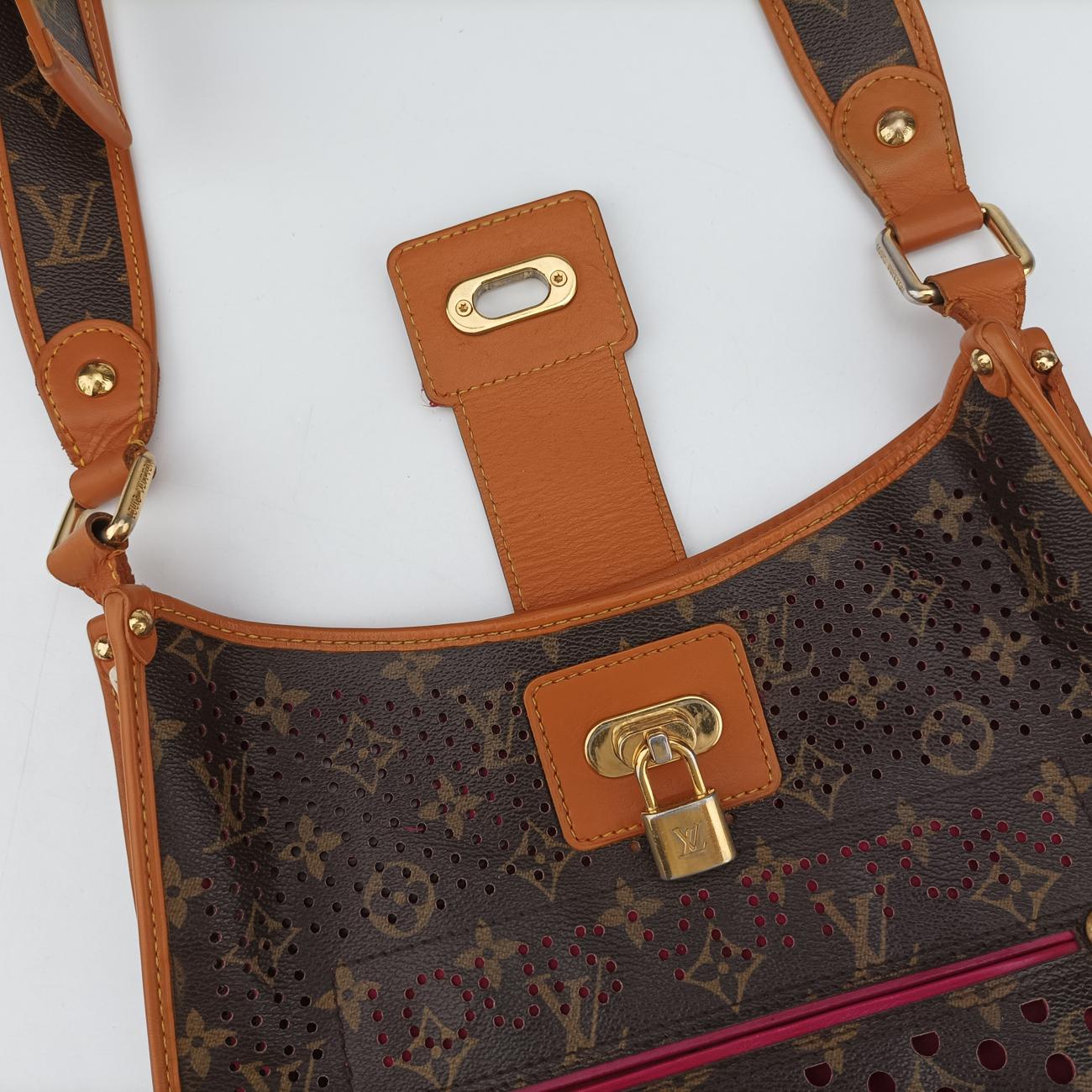 Musettebrown×FUCHSIAMonogram PerforatedM95172Lot number unknownミュゼットモノグラム/ブラウン系×フューシャモノグラム ペルフォM95172製番不明