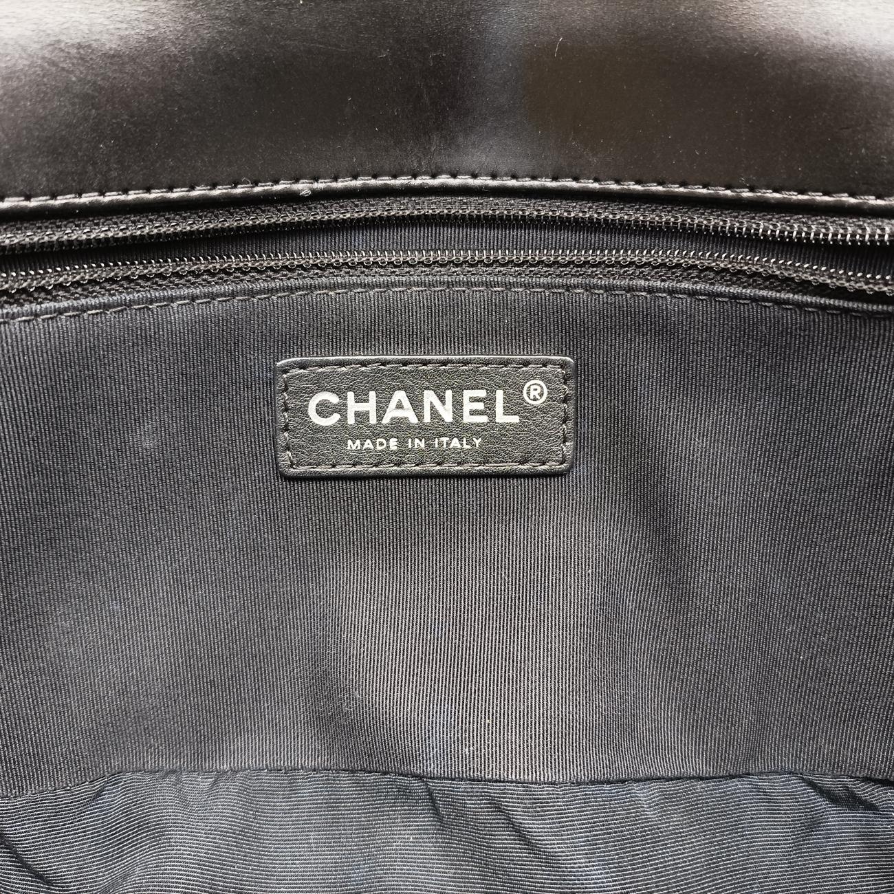 BOY CHANEL Black×white Leather A66713 15641012ボーイシャネル ブラック×ホワイト レザー A66713 15641012