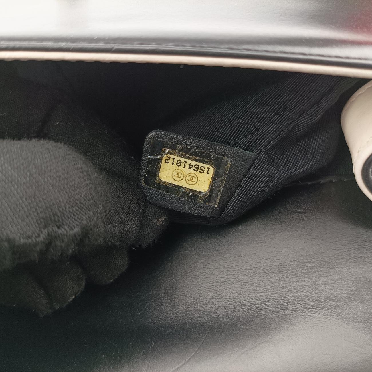 BOY CHANEL Black×white Leather A66713 15641012ボーイシャネル ブラック×ホワイト レザー A66713 15641012