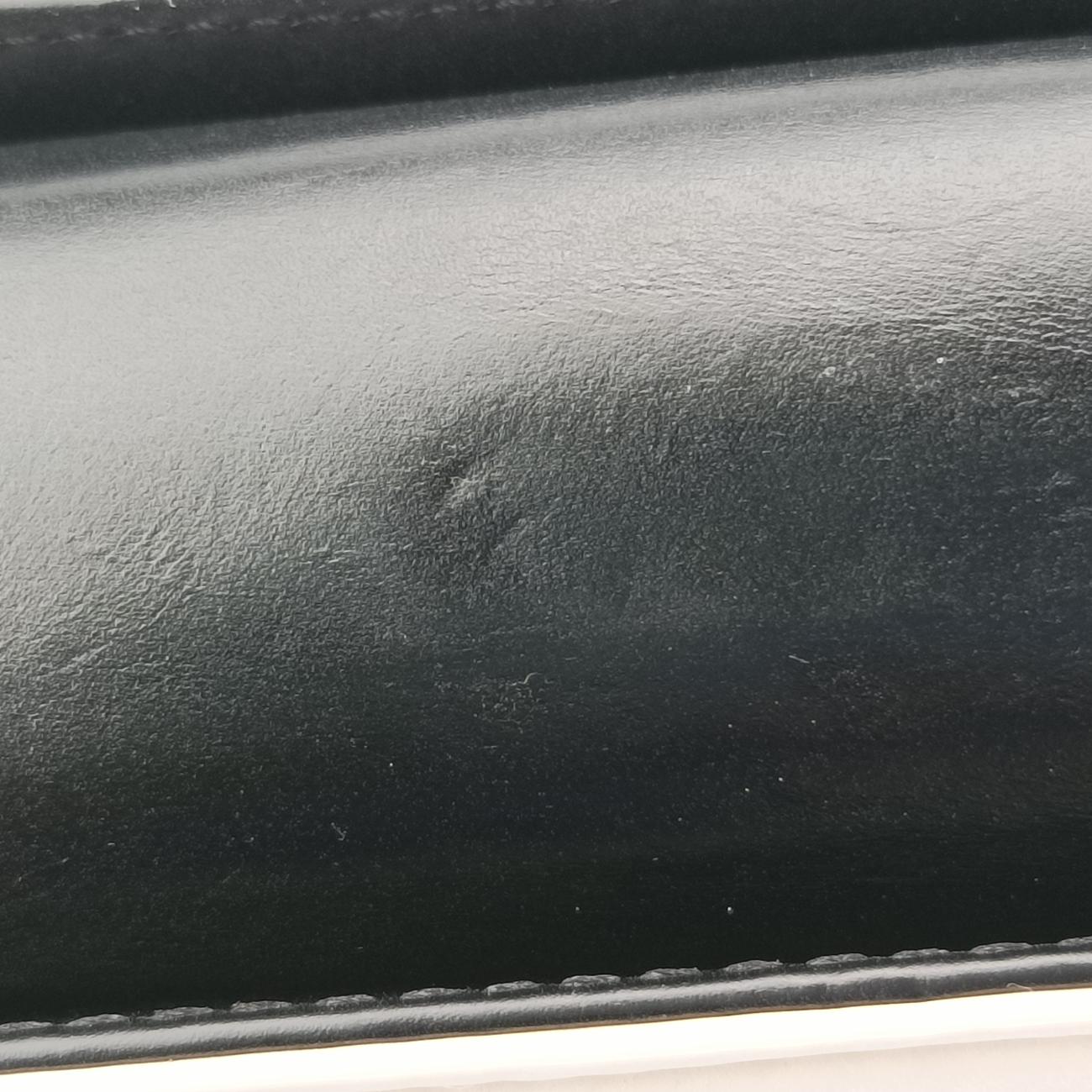 BOY CHANEL Black×white Leather A66713 15641012ボーイシャネル ブラック×ホワイト レザー A66713 15641012