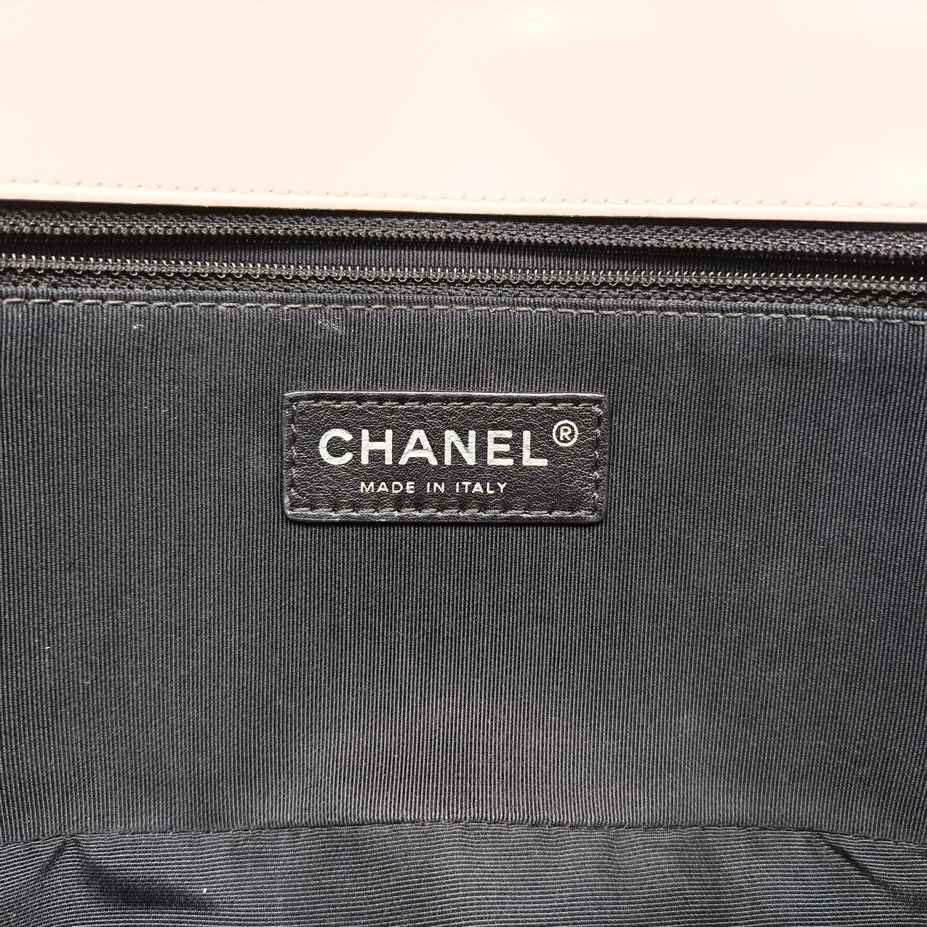 BOY CHANEL Black×white Leather 15641288ボーイシャネル ブラック×ホワイト レザー A66713 15641288