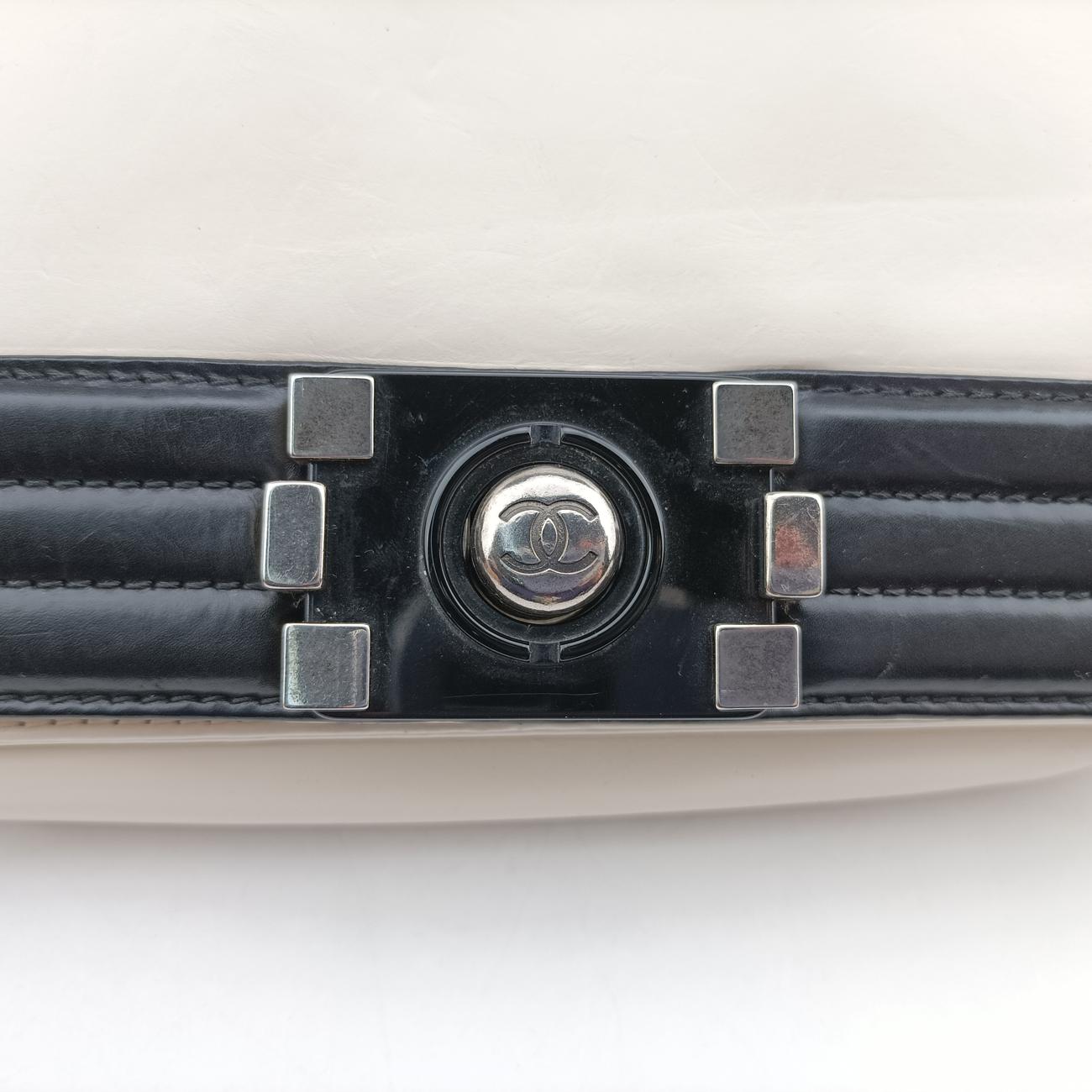 BOY CHANEL Black×white Leather 15641288ボーイシャネル ブラック×ホワイト レザー A66713 15641288