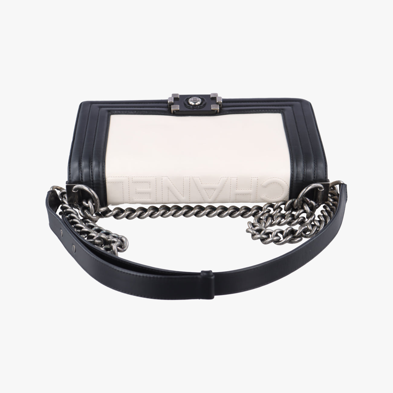 BOY CHANEL Black×white Leather 15641288ボーイシャネル ブラック×ホワイト レザー A66713 15641288