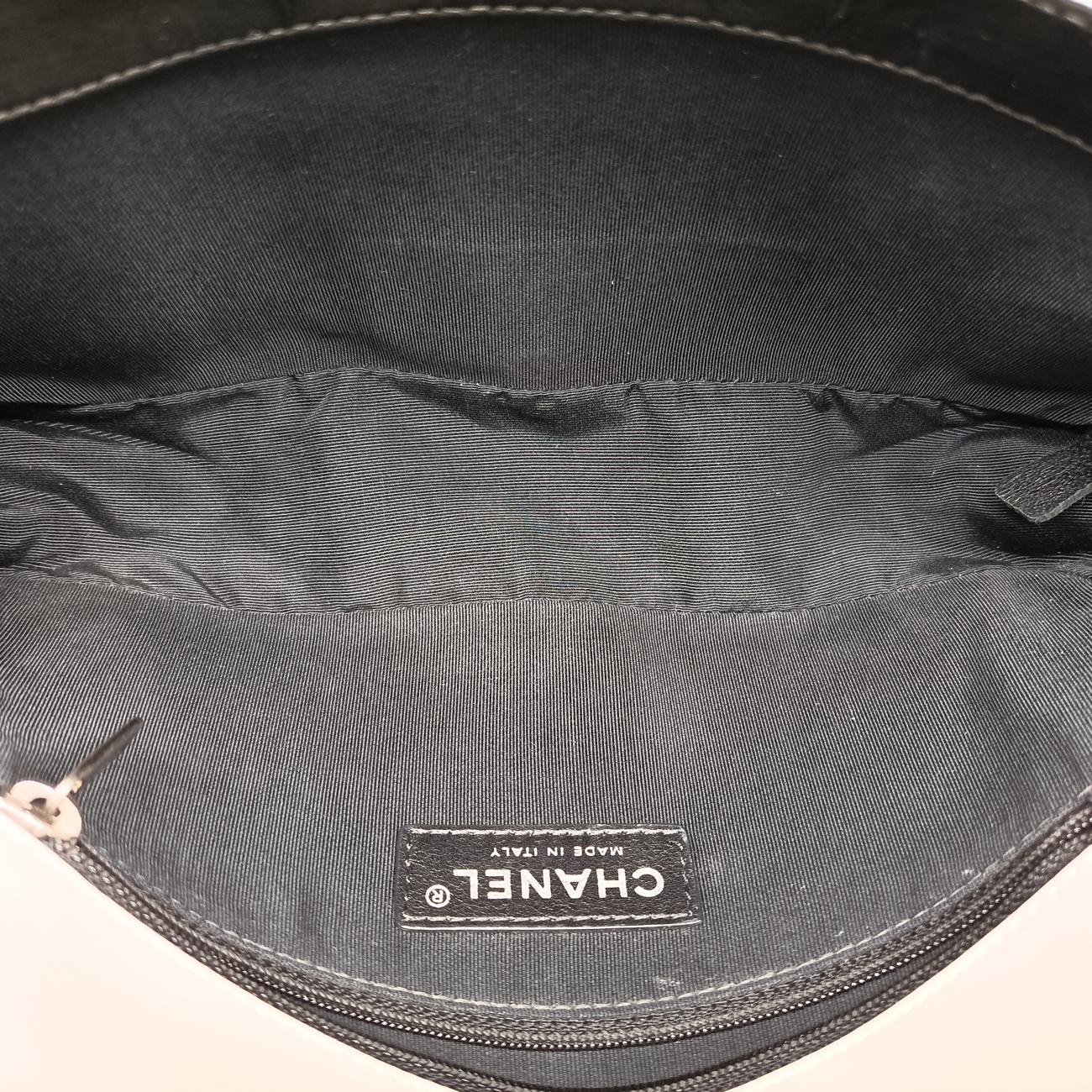 BOY CHANEL Black×white Leather 15641288ボーイシャネル ブラック×ホワイト レザー A66713 15641288