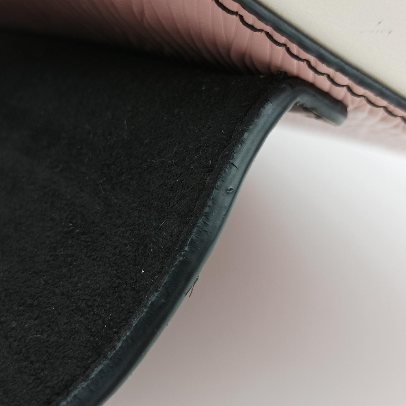 Portefeuille TwistRose Ballerine x MulticolorEpiM67799FL0199ポルトフォイユ ツイストローズバレリーヌ×マルチカラーエピM67799FL0199