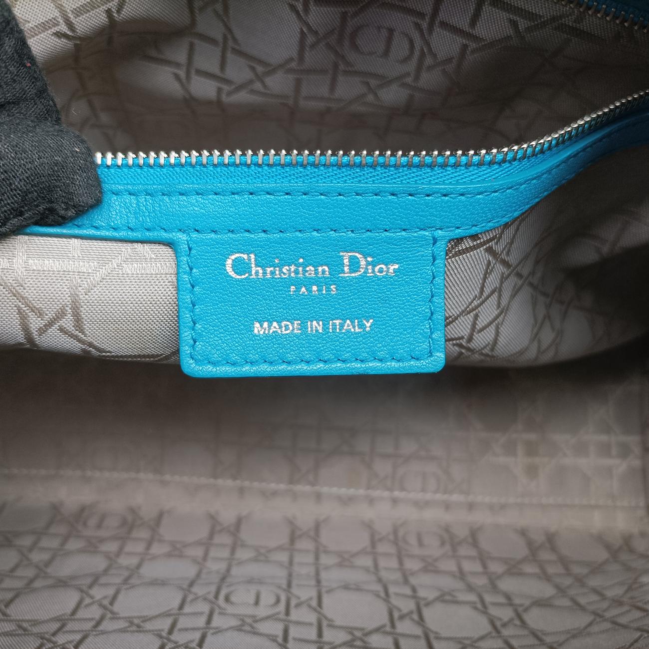 Lady DiorBluelambskin18-MA-0143レディディオールブルーラムスキン18-MA-0143