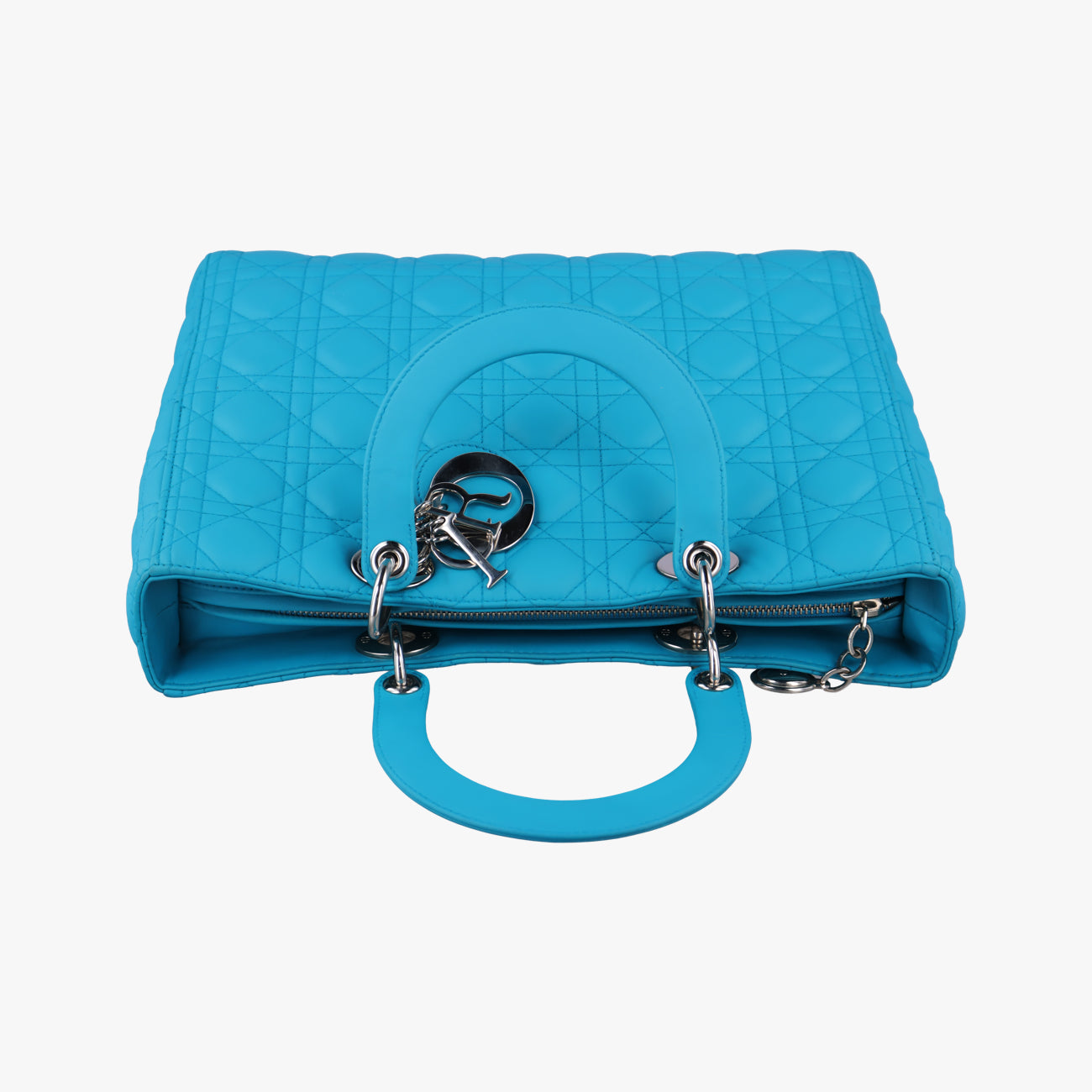 Lady DiorBluelambskin18-MA-0143レディディオールブルーラムスキン18-MA-0143