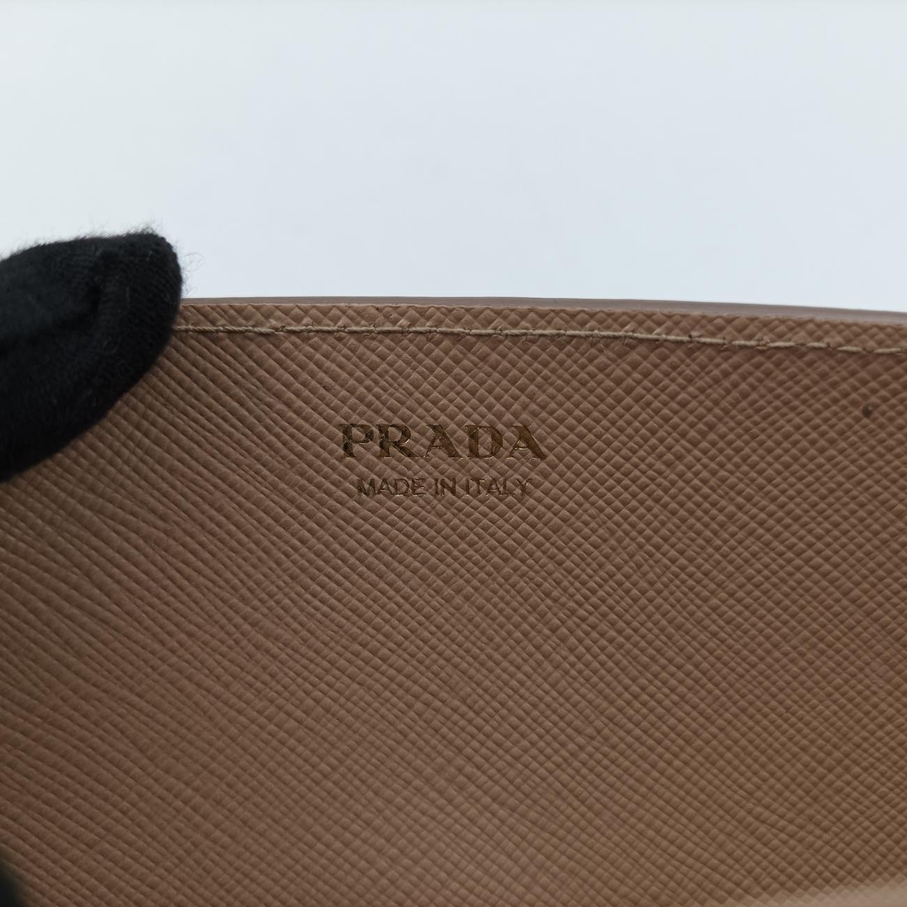 Vitello DianoBeigeSaffiano Leather1DH04485ヴィテッロディアノベージュサフィアーノレザー1DH04485